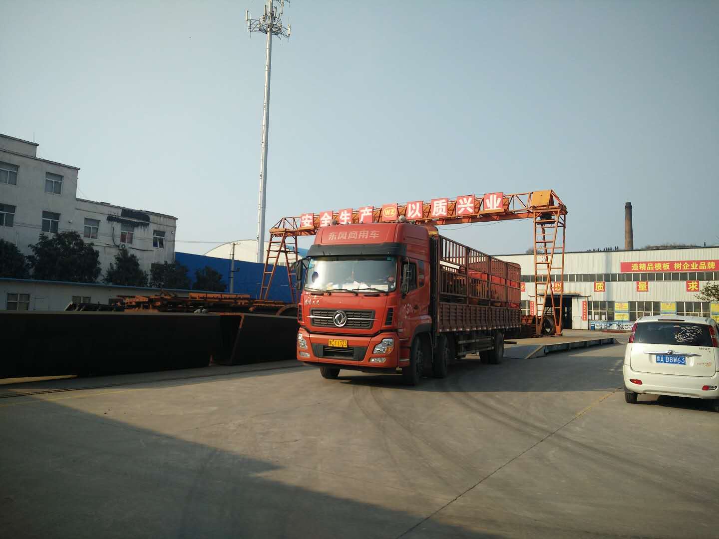 河南系梁模板廠家往洛陽發蓋梁模板