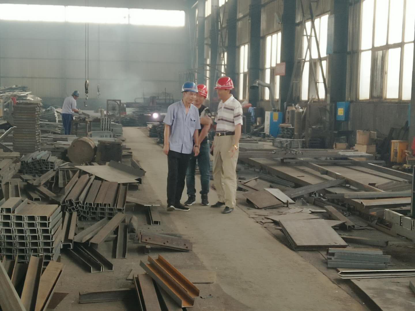 歡迎河南水庫項目上的領(lǐng)導到我單位選購鋼模板