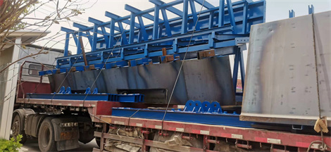 河南偉志生產(chǎn)的箱梁鋼模板發(fā)貨中