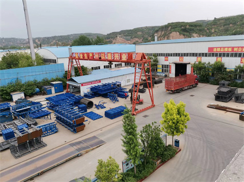 側(cè)墻鋼模板裝車(chē)發(fā)往河南鞏義站街工地