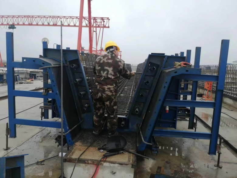 箱梁模板的內(nèi)模有哪幾種類型