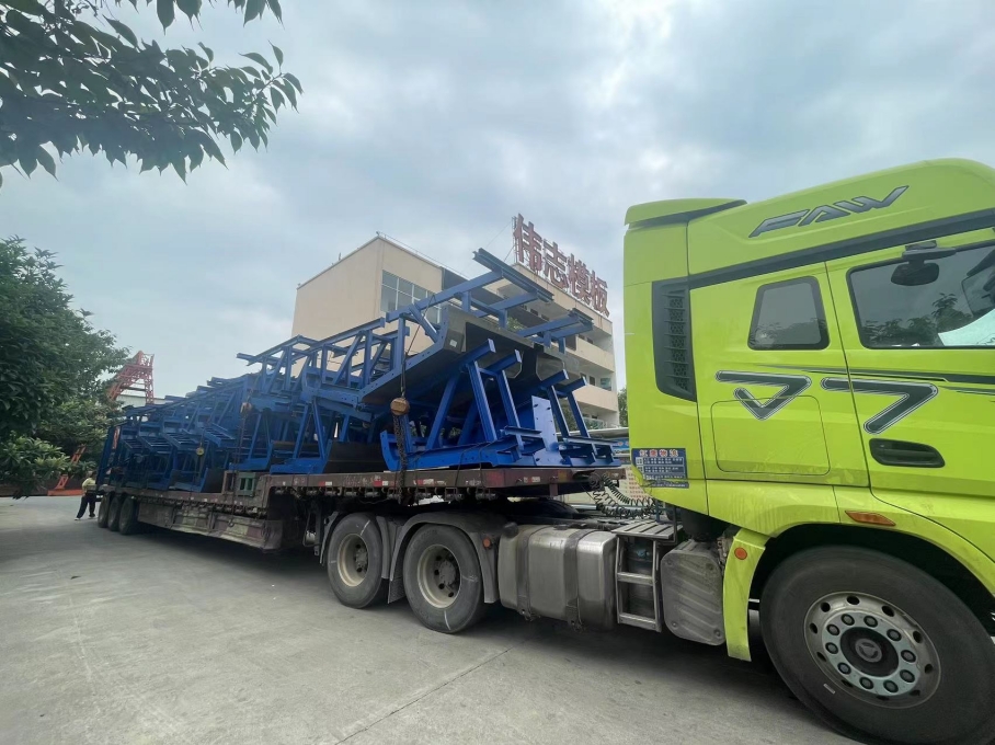 鄭州源頭廠家箱梁鋼模板發貨了