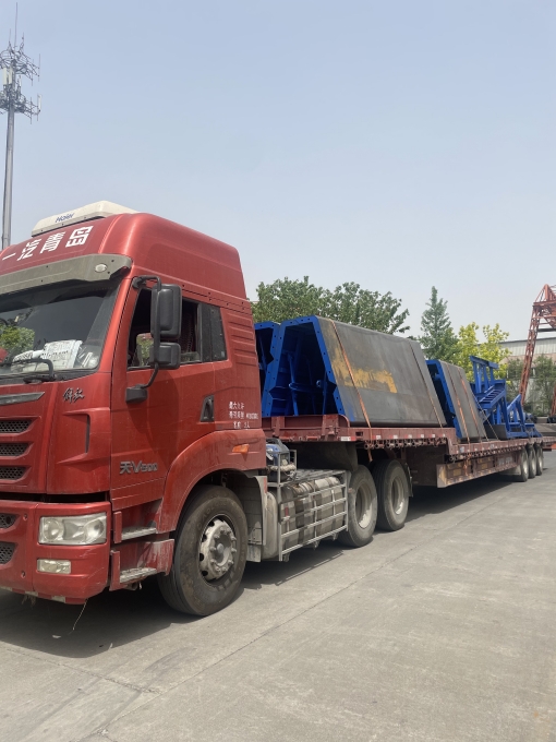 偉志模板發貨40米箱梁內膜